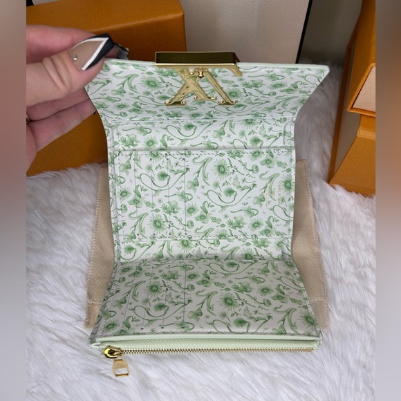 🔥SOLD ❌ NEW!! Louis Vuitton•Capucines Maxi Wallet - Picture 5 of 6
